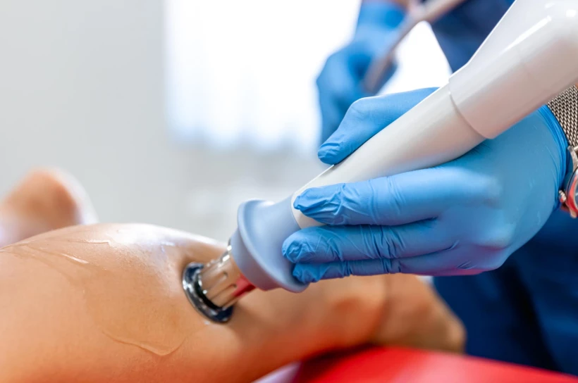 Fala uderzeniowa – skuteczna terapia bólu i przeciążeń narządu ruchu