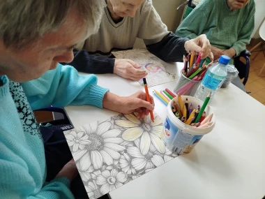 Zajęcia z usprawniania motoryki małej w Zakładzie Opieki Długoterminowej EPIONE